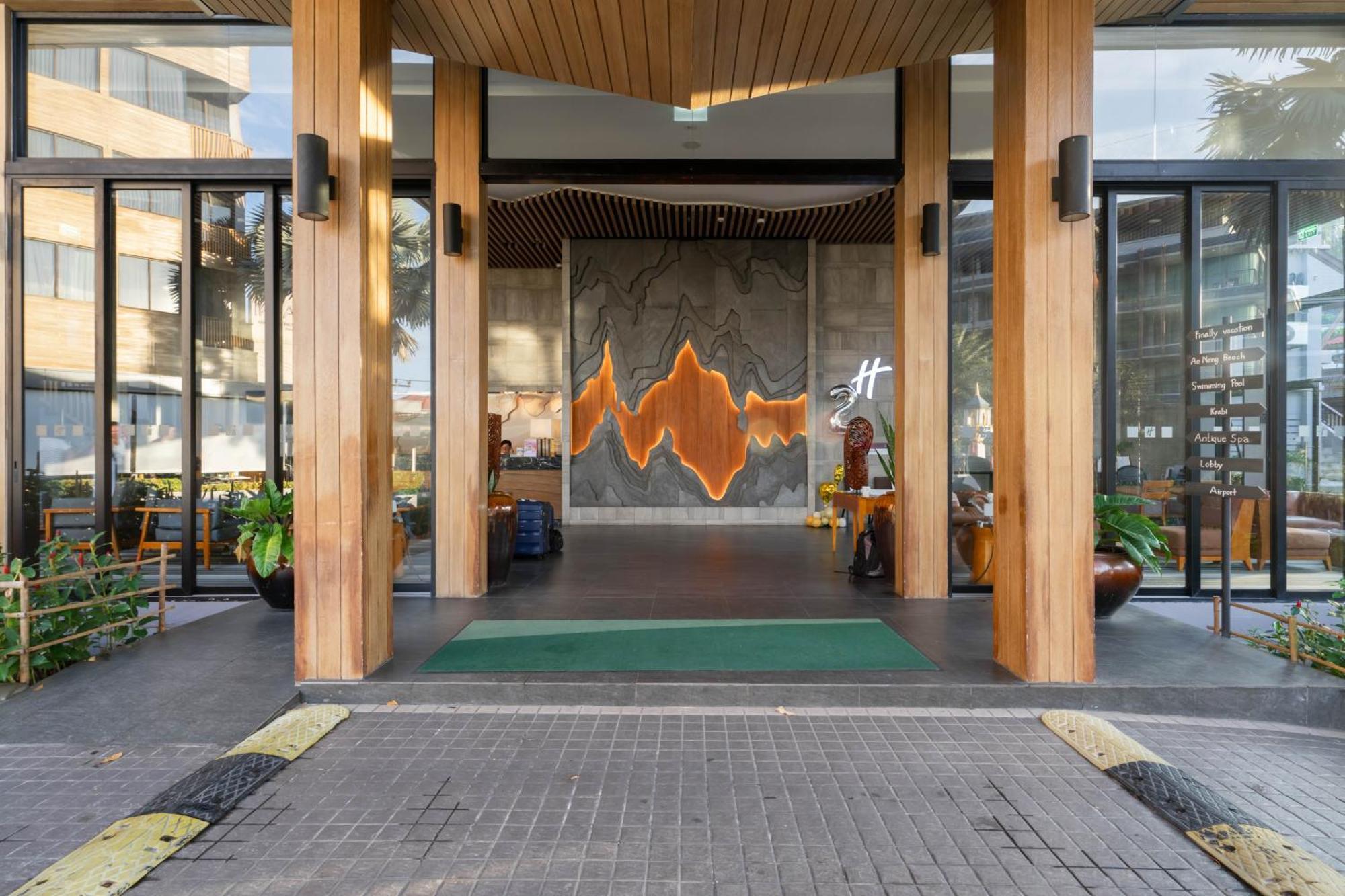 Holiday Inn Resort Krabi Ao Nang Beach By Ihg Exterior foto